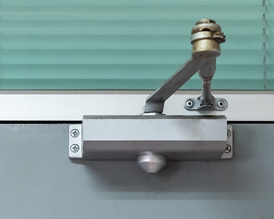 door closer mechanism by delta