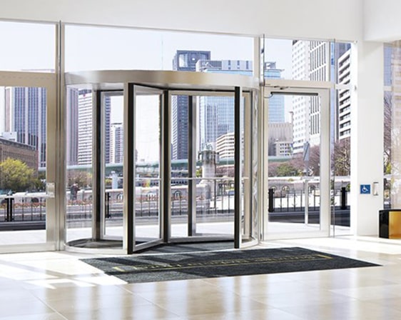 manual revolving door with Smart Assist